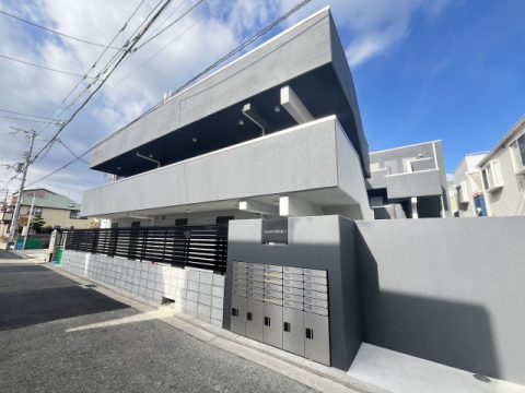 Lustore西宮北口1号棟の外観写真