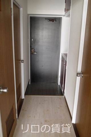 プレアール新飯塚の玄関写真