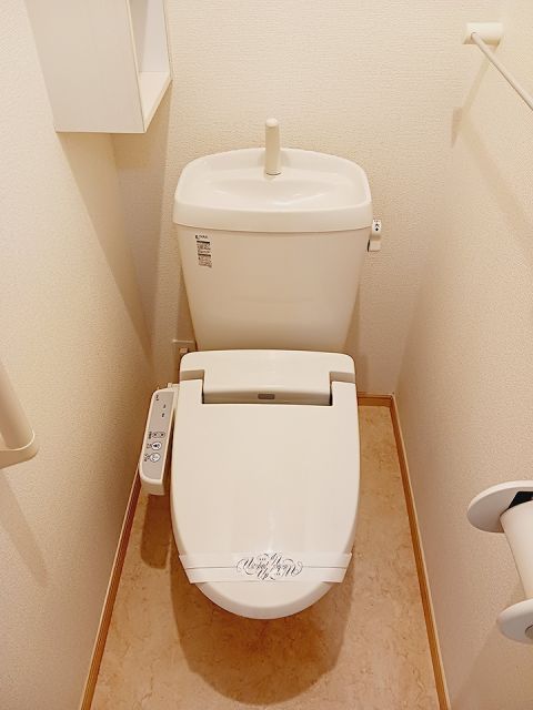 山陽電鉄本線 西舞子駅 徒歩9分 2階建 築16年のトイレ写真