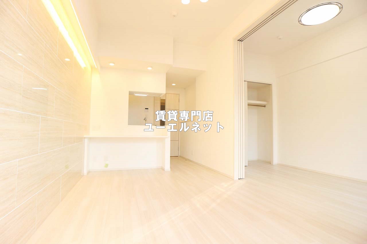 北大阪急行 緑地公園駅 徒歩2分 13階建 築4年の居間写真