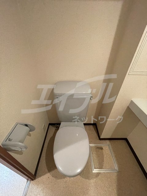 地下鉄長堀鶴見緑地線 今福鶴見駅 徒歩1分 12階建 築23年のトイレ写真
