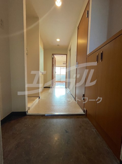 地下鉄長堀鶴見緑地線 今福鶴見駅 徒歩1分 12階建 築23年の玄関写真