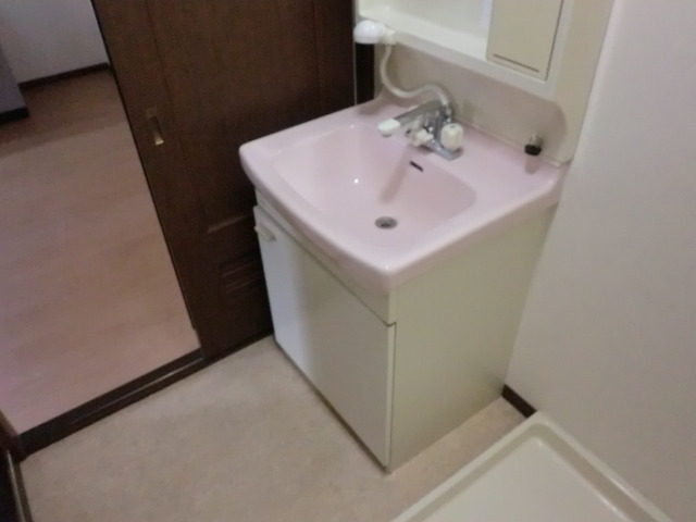 洗面設備　独立洗面台です。