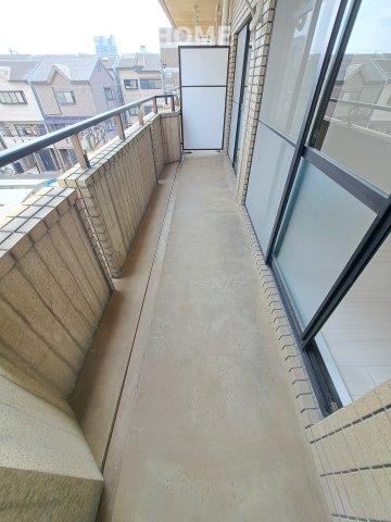 バルコニー　落ち着いた時間を過ごせるバルコニーです