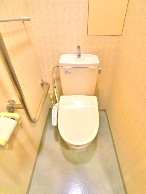 地下鉄東山線 今池駅 徒歩3分 7階建 築27年のトイレ写真