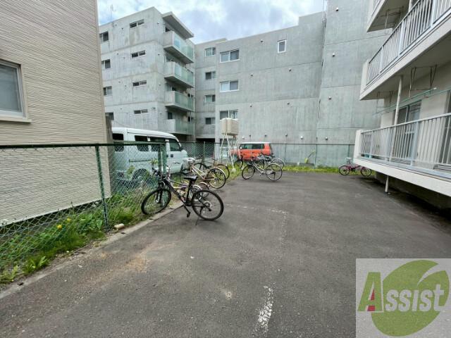 地下鉄東豊線 東区役所前駅 徒歩5分 3階建 築42年の外観写真