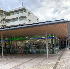 コンビニ　ファミリーマート アルコスクエア店（コンビニ）まで601m