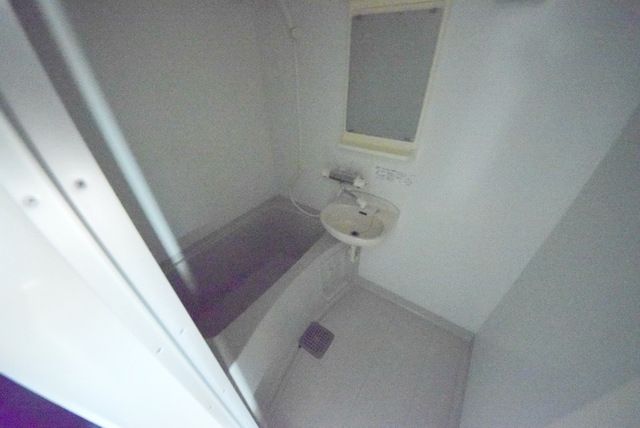 バス・シャワールーム　同じ間取りの別部屋写真