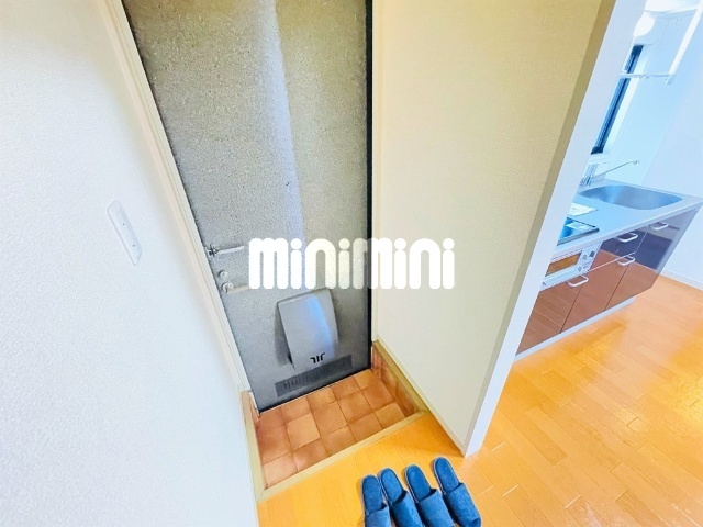 アミューズメント銀鈴 A棟の玄関写真