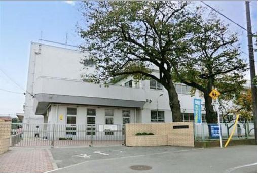 小学校　横浜市立梅林小学校（小学校）まで437m