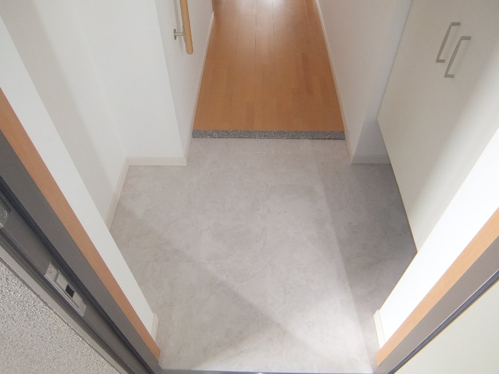高畑T 2マンションの玄関写真
