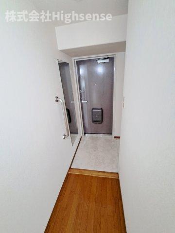 玄関　収納もある玄関です