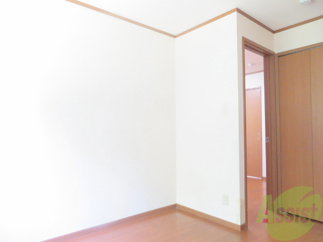 その他部屋・スペース　５．４帖の寝室です。陽当たりも良いので朝の目覚めが良さそう