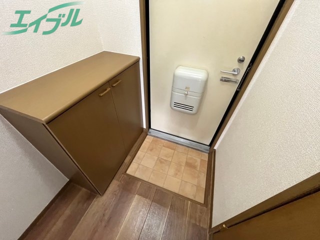 玄関　別部屋同タイプです