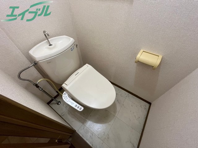 トイレ　別部屋同タイプです