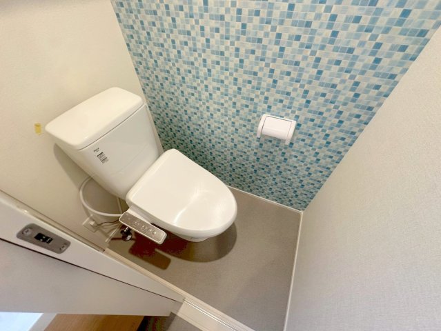 トイレ　綺麗なトイレにはウォシュレット標準装備です。