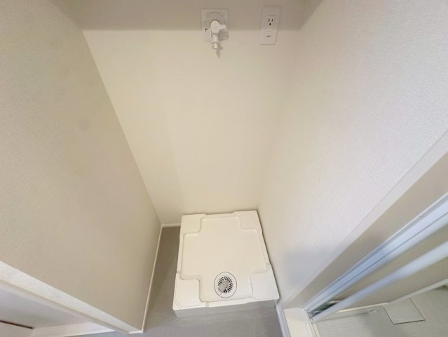 その他設備　嬉しい室内洗濯機置場。これで洗濯機も長持ちしますね。