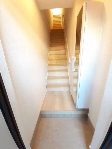 玄関　収納もある玄関です