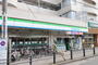 コンビニ　ファミリーマート唐木田駅前店（コンビニ）まで118m