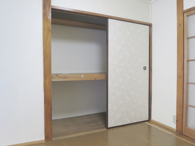 収納　押入タイプの収納です。