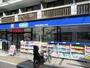 ドラックストア　ウエルシア中野都立家政店（ドラッグストア）まで888m