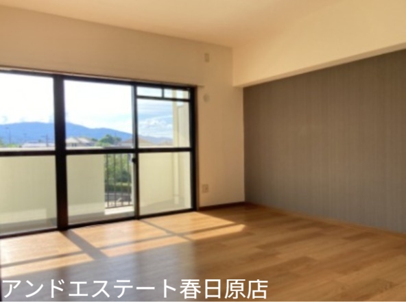 その他部屋・スペース　広々した８帖の洋室