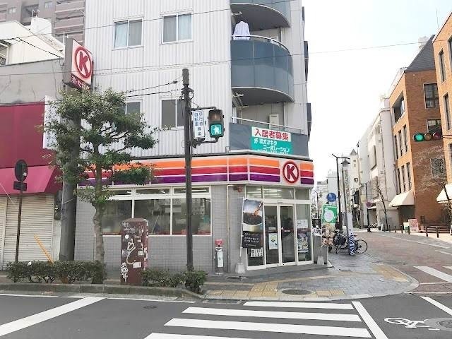 コンビニ　サークルK表町二丁目店（コンビニ）まで37m