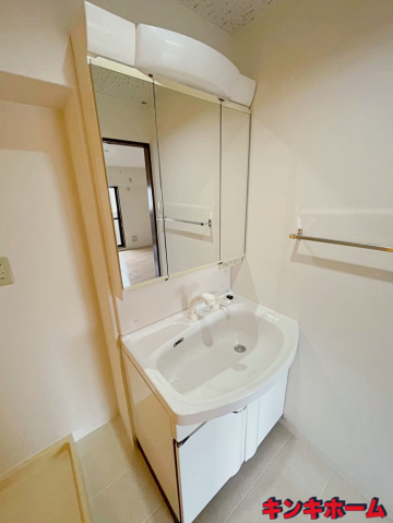 洗面設備　写真は別のお部屋です。※現況を優先します