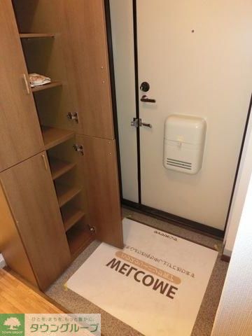 玄関　玄関は下駄箱付きです