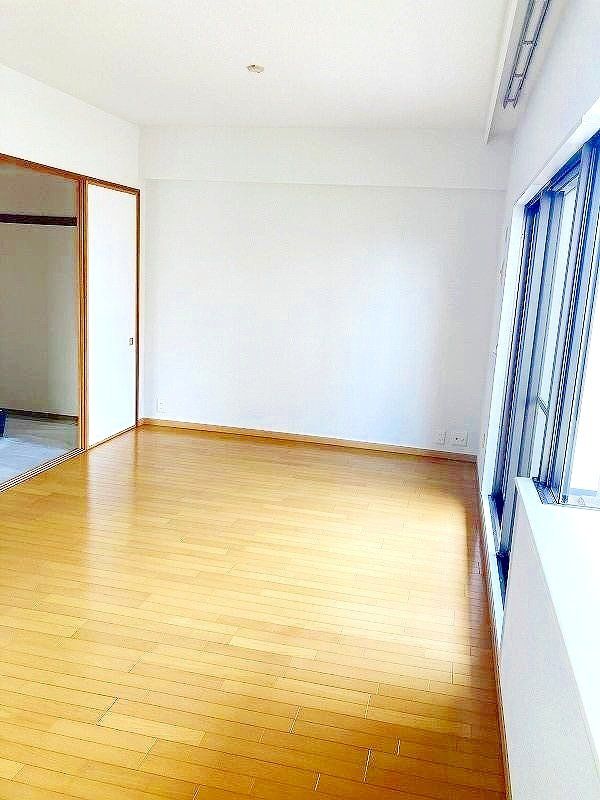 長町南パークホームズ サザンクレスト 東館の居間写真