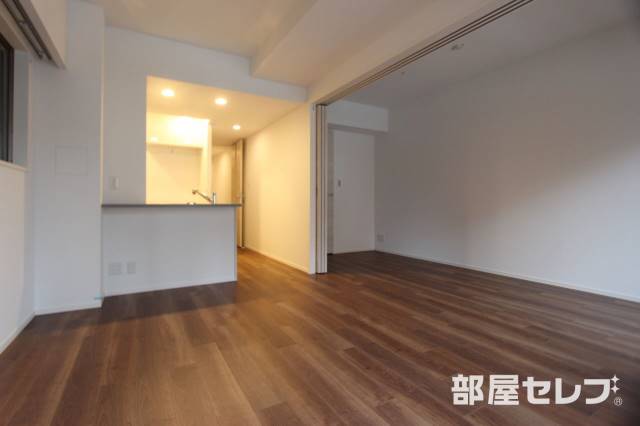 居室・リビング　広く使えるお部屋です