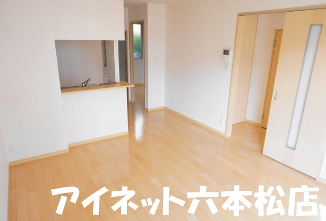 居室・リビング　明るく気持ちがいいです。