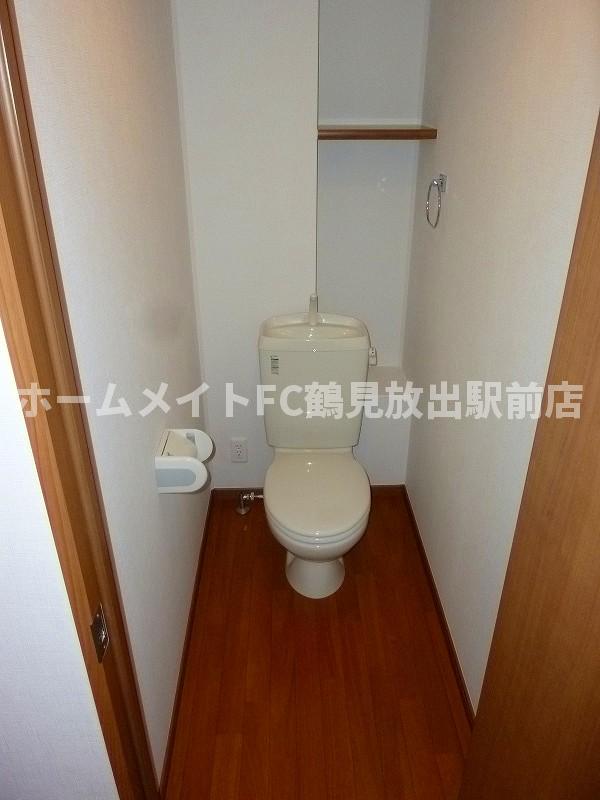 ＪＲ片町線 徳庵駅 徒歩12分 2階建 築16年のトイレ写真