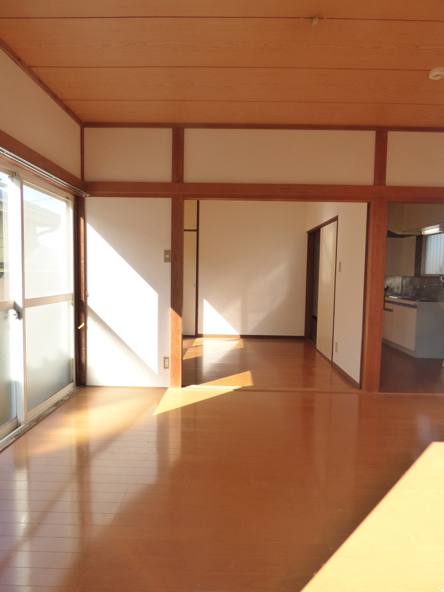 居室・リビング　※退去前のため、以前の写真を使用しています。