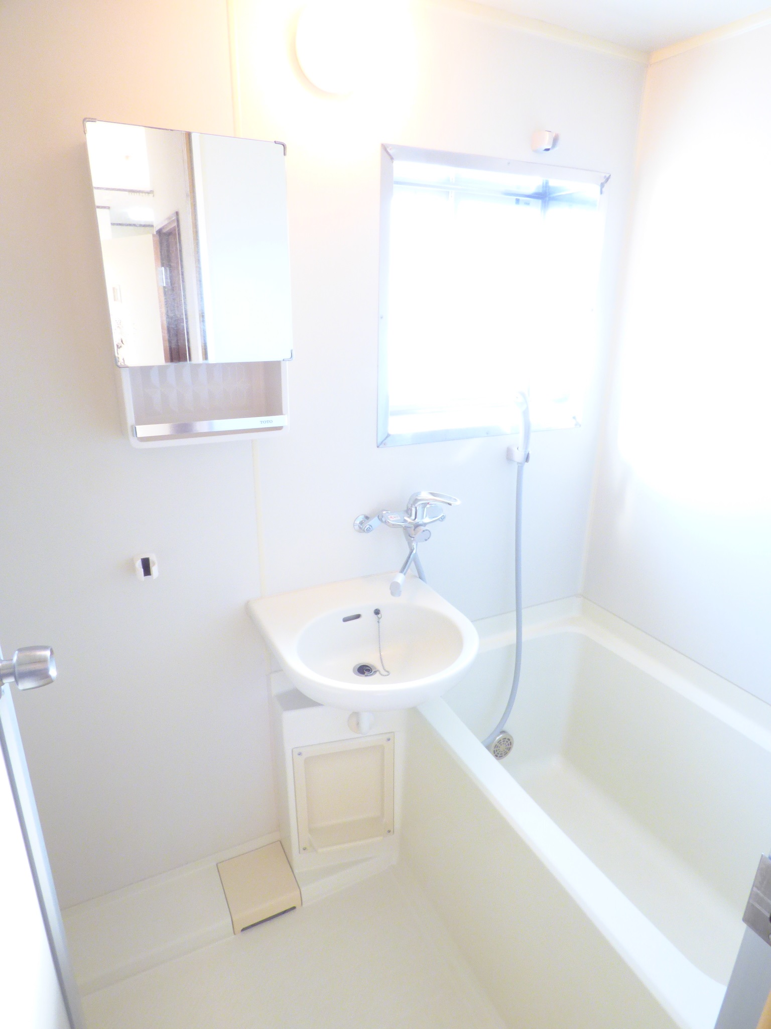 バス・シャワールーム　浴室※退去前のため、以前の写真を使用しています。