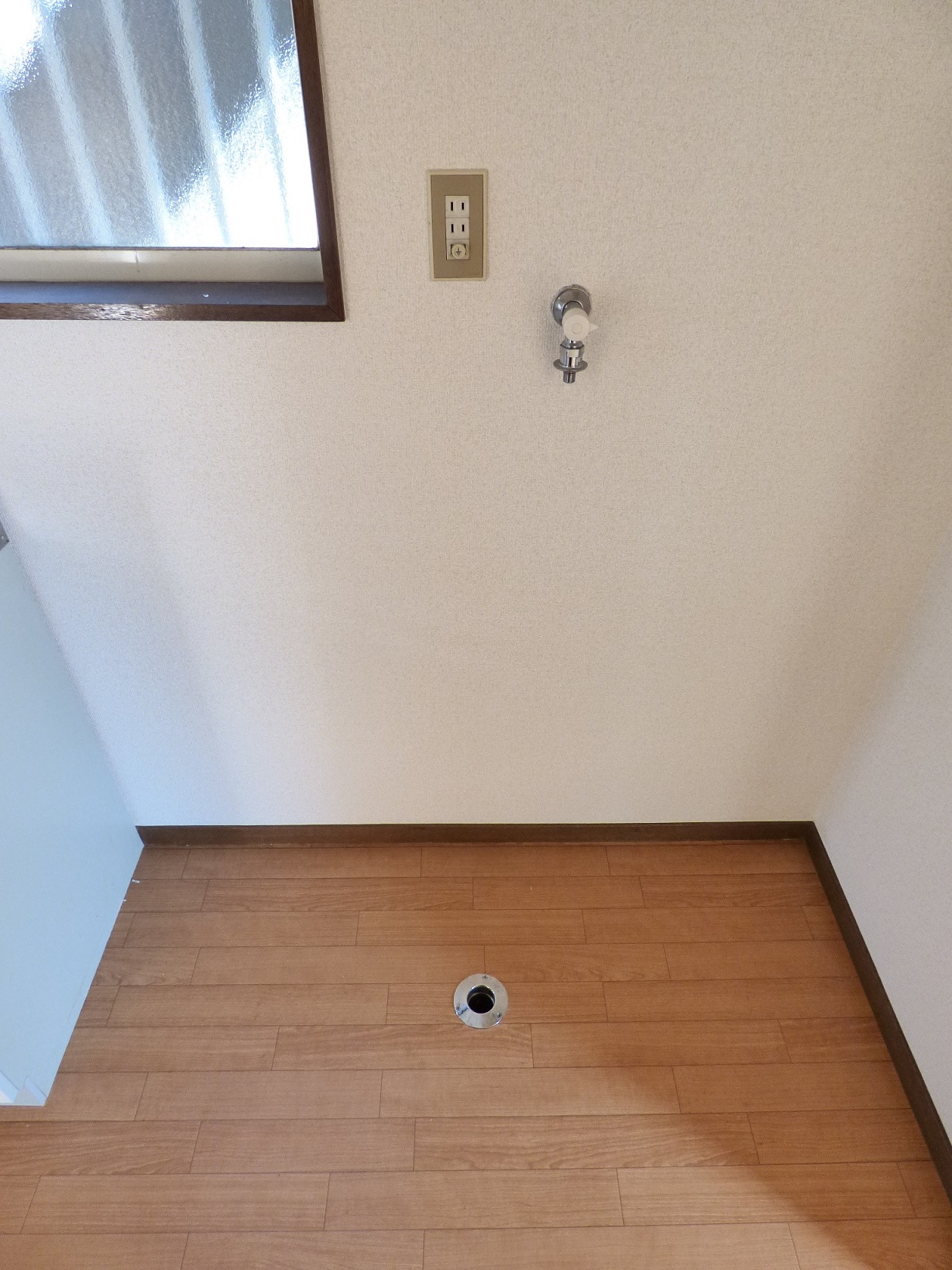 その他　室内洗濯機置き場※退去前のため、以前の写真を使用しています。