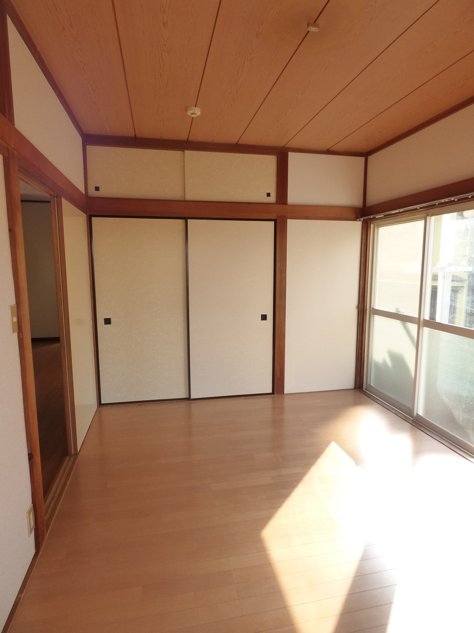 居室・リビング　※退去前のため、以前の写真を使用しています。