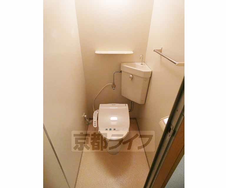 トイレ　広々していて綺麗です。