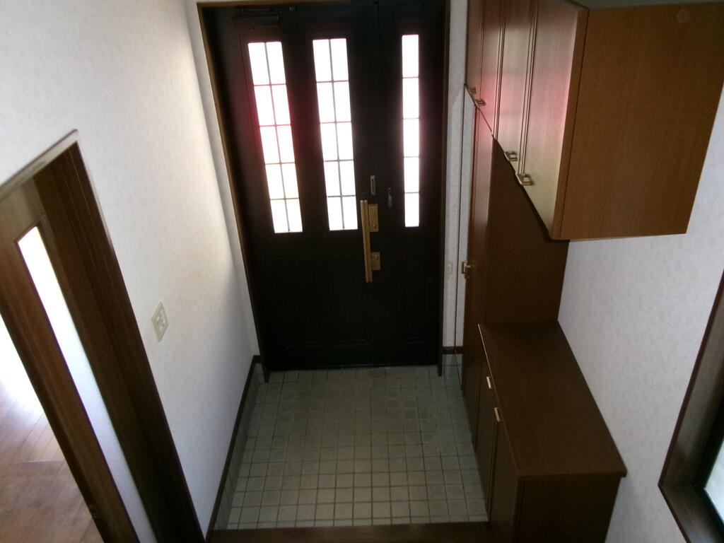 若葉台3丁目貸家の玄関写真