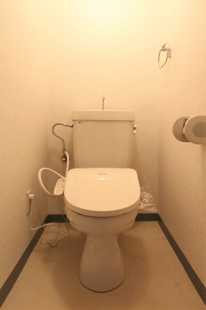 【松山市越智のマンションのトイレ】