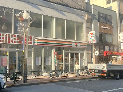 コンビニ　セブンイレブン高田馬場3丁目早稲田通り店（コンビニ）まで196m