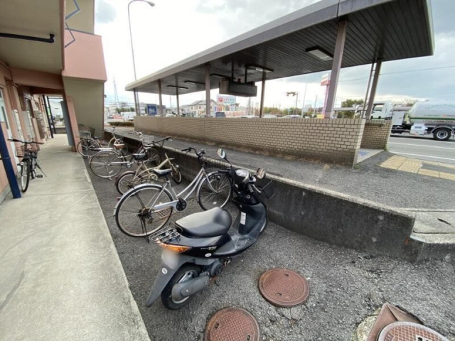 【池田ビルの駐車場】