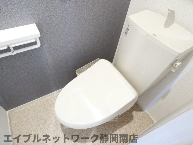 トイレ　温水洗浄便座