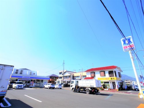 コンビニ　ローソン 焼津四丁目店（コンビニ）まで561m
