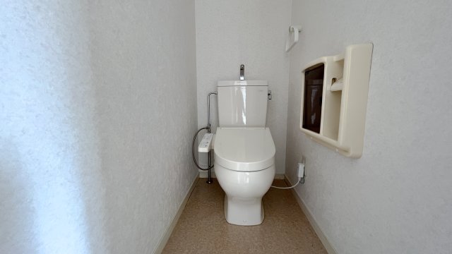 トイレ　※反転タイプの間取りとなります。