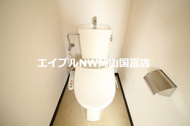 トイレ　類似部屋の写真です。実際とは若干異なります。