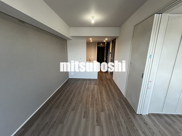 居室・リビング　室内全て別部屋写真です