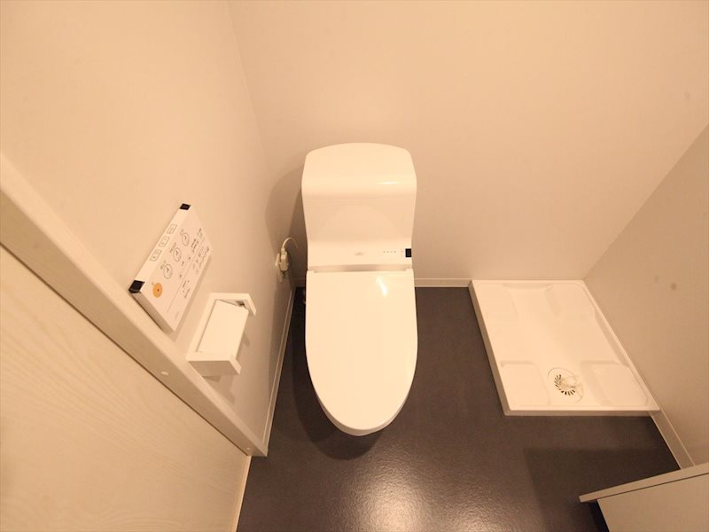 トイレ　温水洗浄暖房便座付トイレ