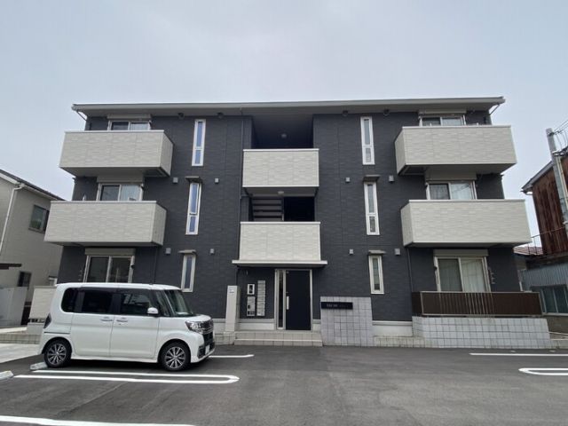 福井市乾徳のアパートの建物外観