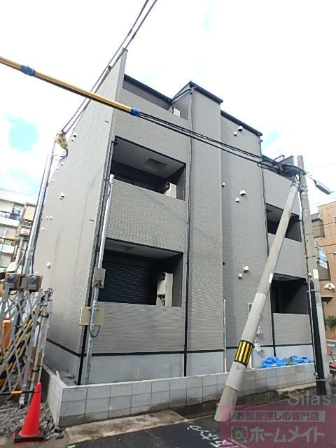神戸市中央区熊内橋通のアパートの建物外観